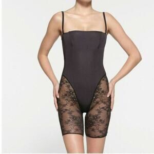 NWT Skims strapless onesie with lace shorts XL